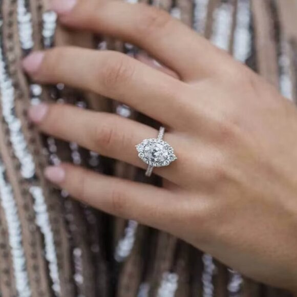 NEW 18k White Gold Marquise Cut Diamond Ring Engagement Ring - Picture 4 of 4